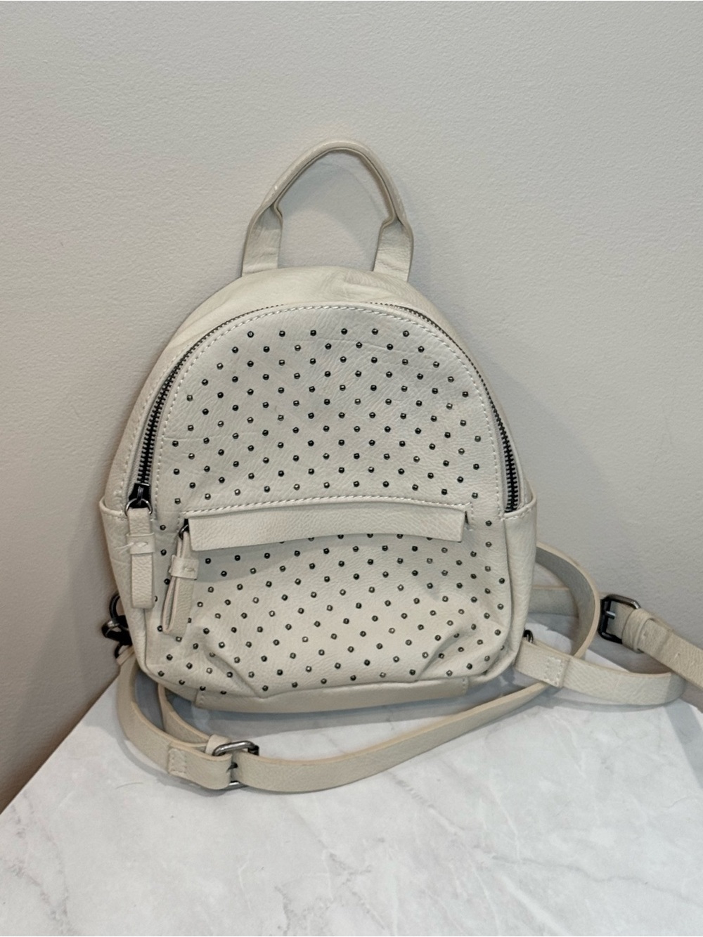 🔥NWOT American Eagle Women’s Ivory Studded Mini Backpack🔥